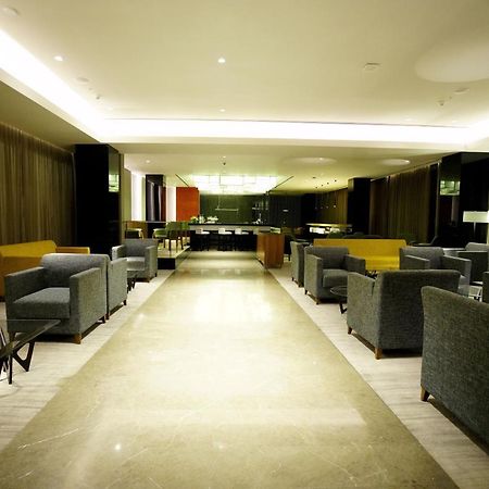 Отель Blvd Club - Near Bengaluru Airport Settahalasur Экстерьер фото